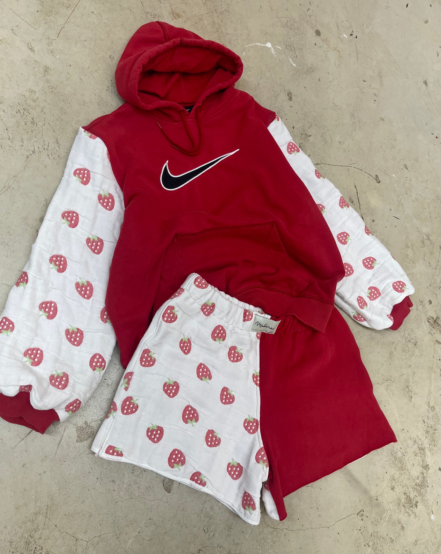 Strawberry Set L